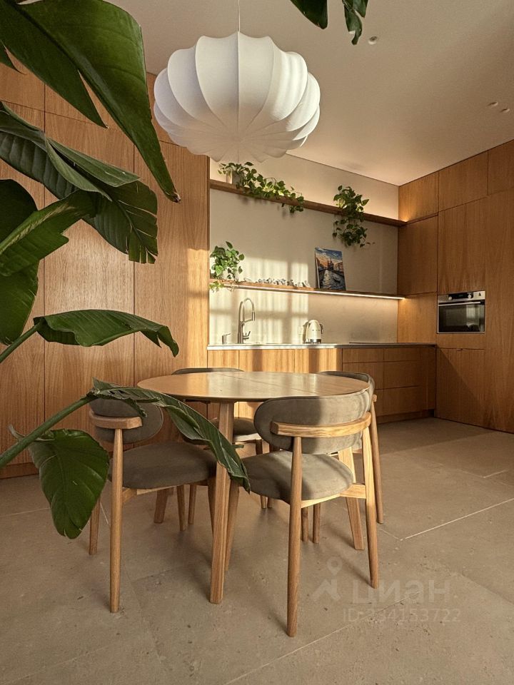 m. ZIL: Apartment, 2-rooms