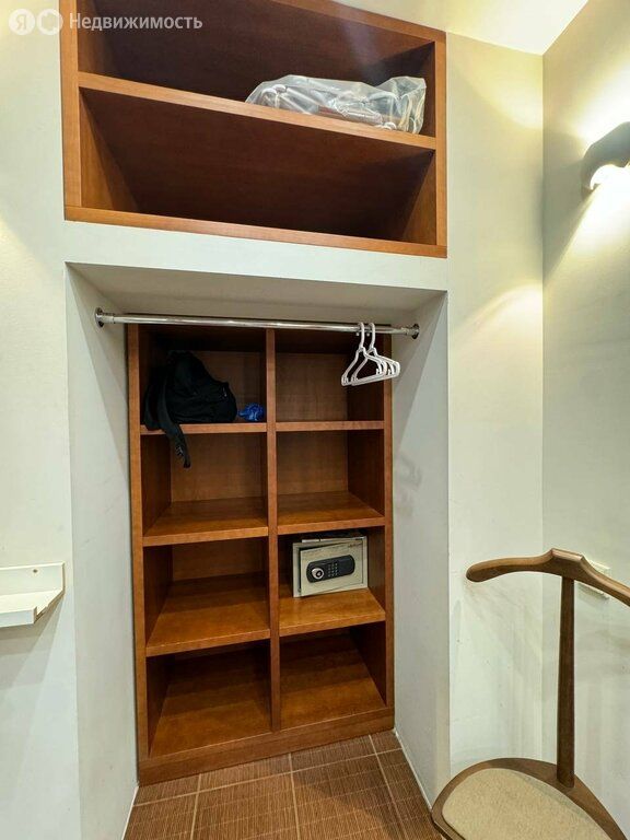 m. Ploschad trekh vokzalov: Apartment, 1-rooms
