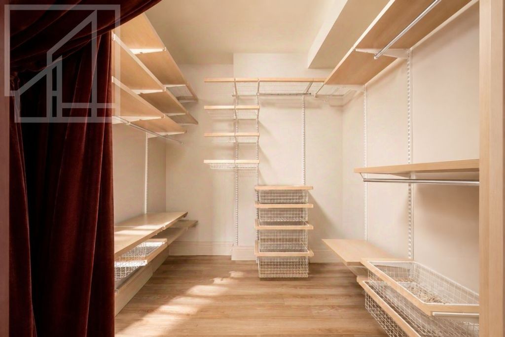 m. Kropotkinskaya: Apartment, 4-rooms