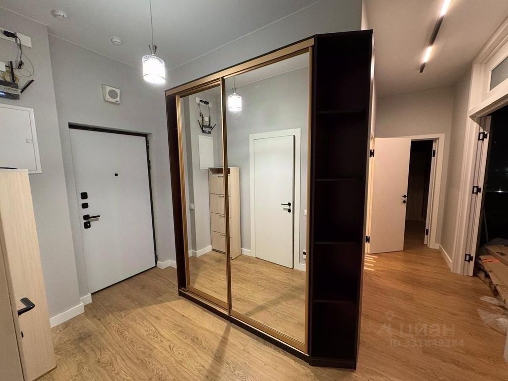 m. Verkhnie Kotly: Apartment, 2-rooms
