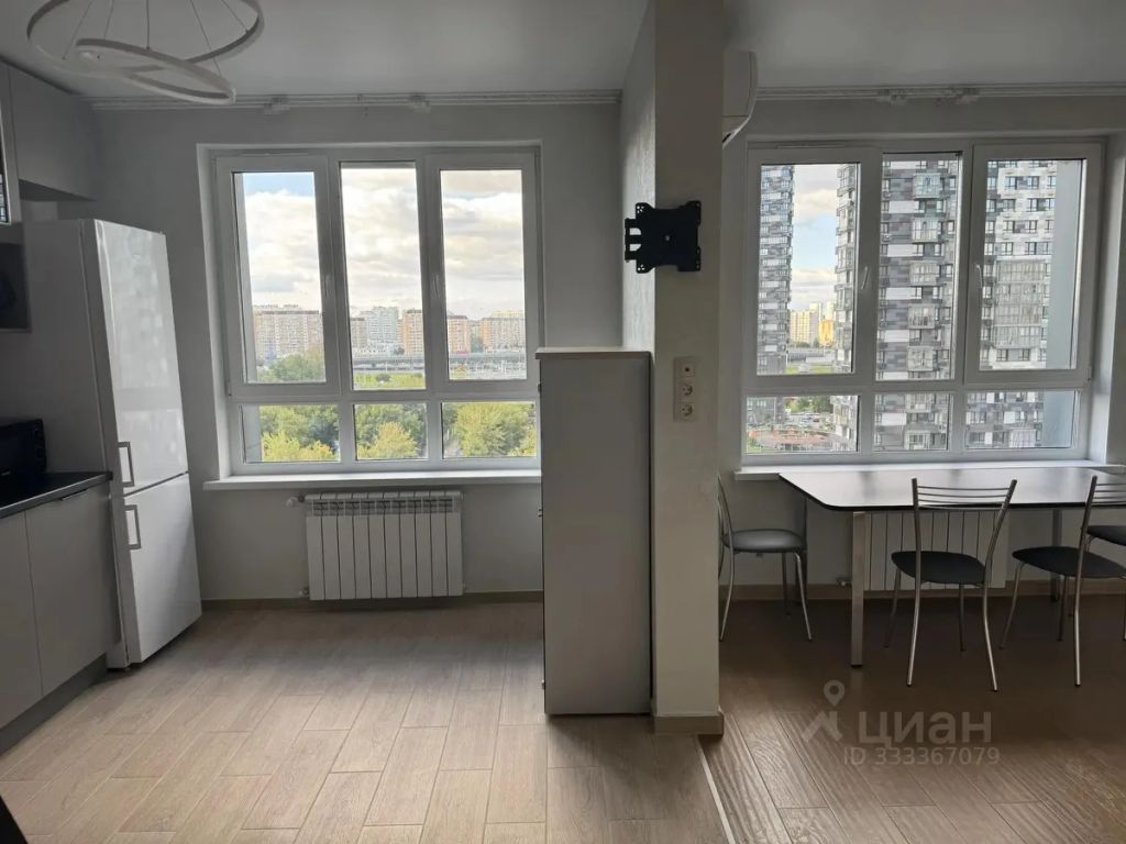 m. Lukhmanovskaya: Apartment, 2-rooms