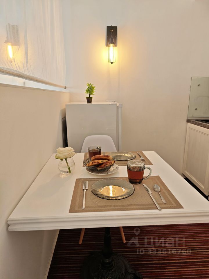m. Sretensky bulvar: Apartment, studio