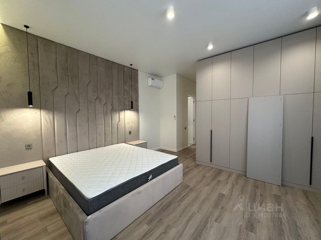 m. Aminyevskaya: Apartment, 3-rooms