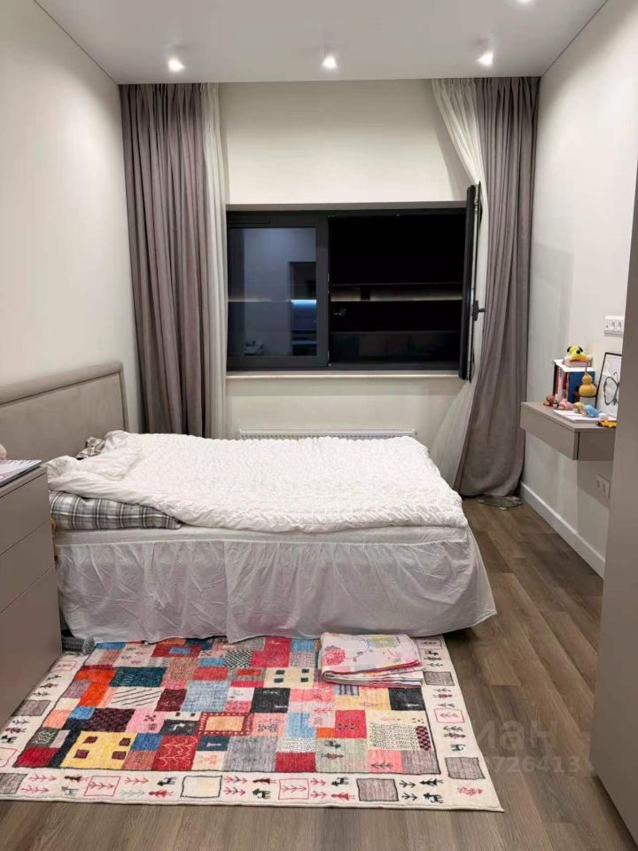 m. ZIL: Apartment, 2-rooms