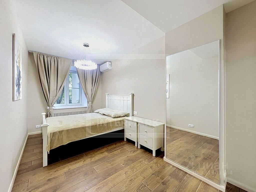 m. Barrikadnaya: Apartment, 2-rooms
