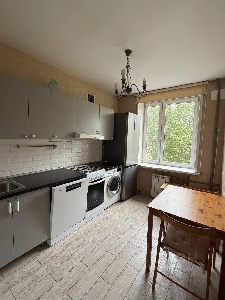 m. Smolenskaya: Apartment, 1-rooms