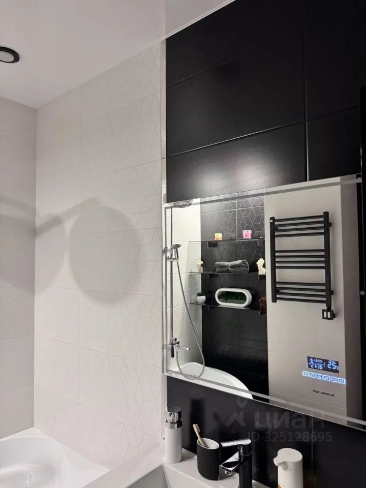 m. ZIL: Apartment, 2-rooms