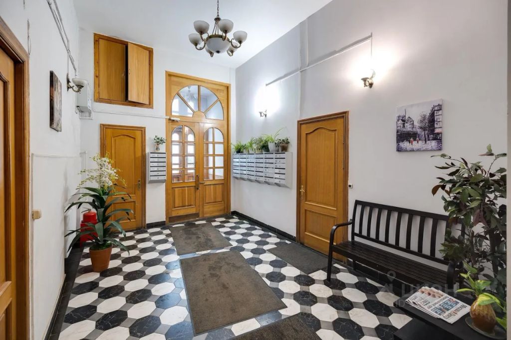 m. Okhotny ryad: Apartment, 2-rooms