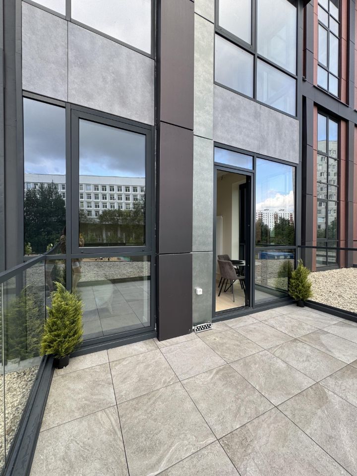 m. Universitet druzhby narodov: Apartment, studio
