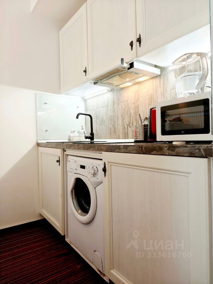 m. Sretensky bulvar: Apartment, studio