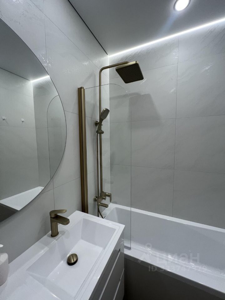 m. Dubrovka: Apartment, studio