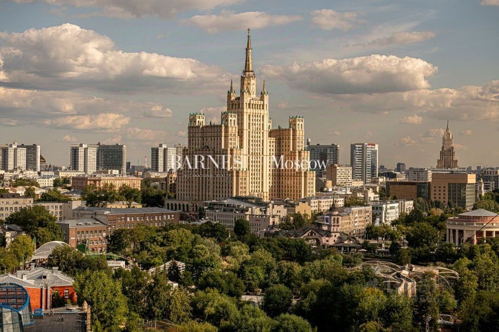 m. Krasnopresnenskaya: Apartment, 2-rooms
