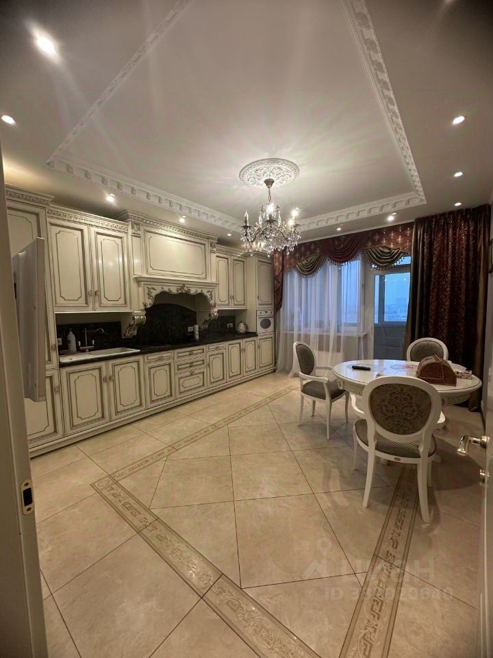 m. Profsoyuznaya: Apartment, 3-rooms