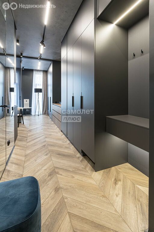m. Zorge: Apartment, studio