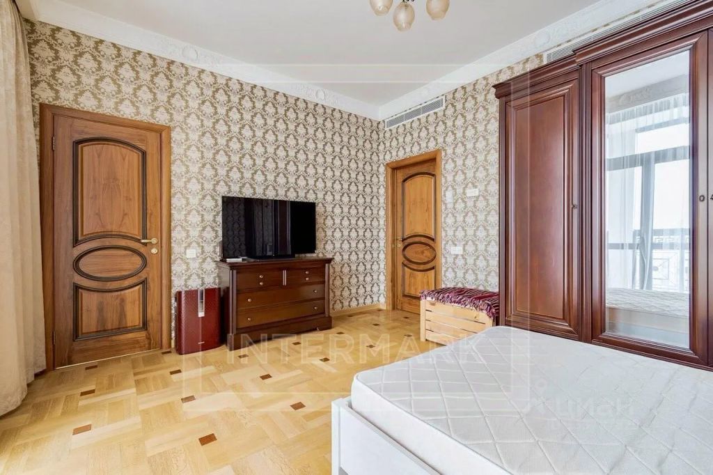 m. Chkalovskaya: Apartment, 4-rooms