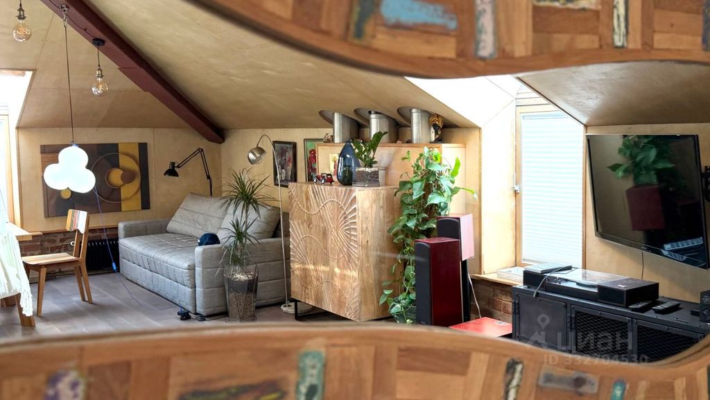 m. Verkhnie Kotly: Apartment, 3-rooms