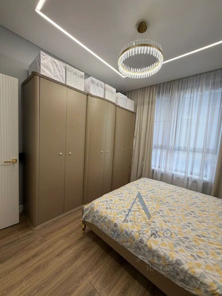 m. ZIL: Apartment, 2-rooms