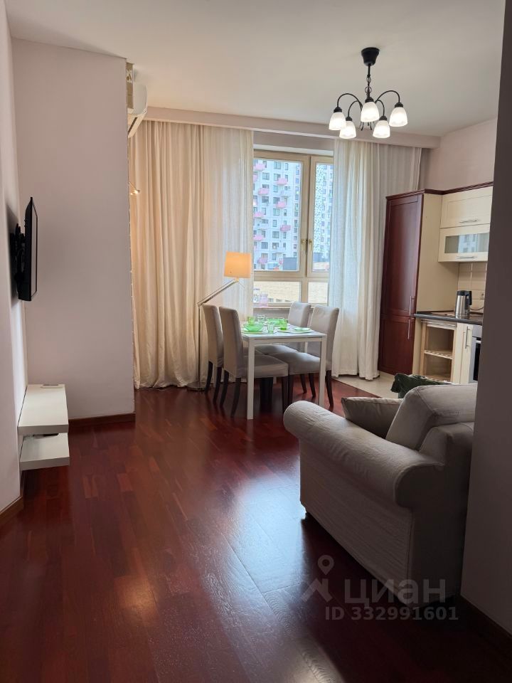 m. Narodnoe Opolchenie: Apartment, 2-rooms