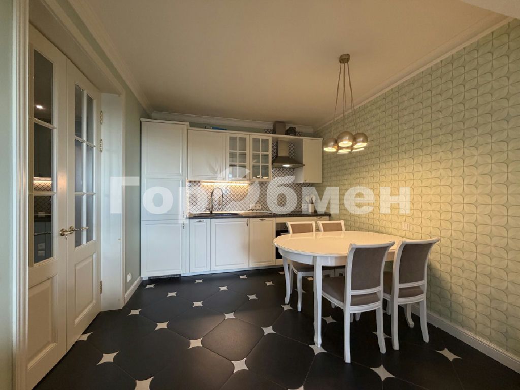 m. Annino: Apartment, 3-rooms