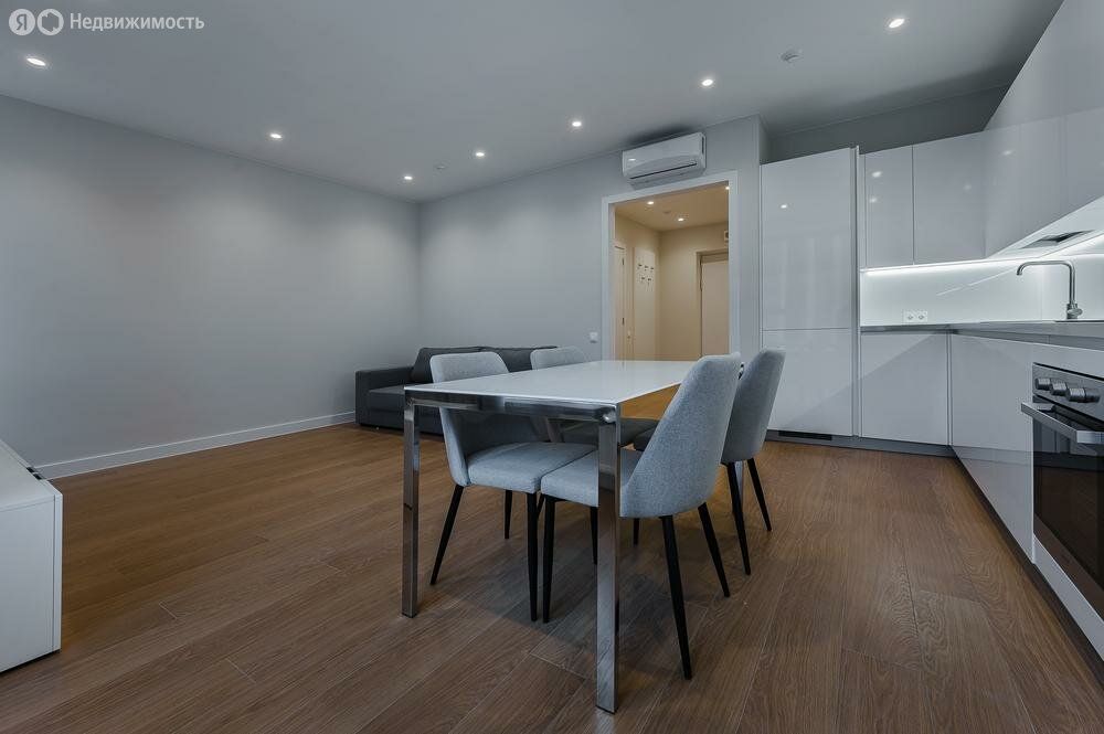 m. Bagrationovskaya: Apartment, studio