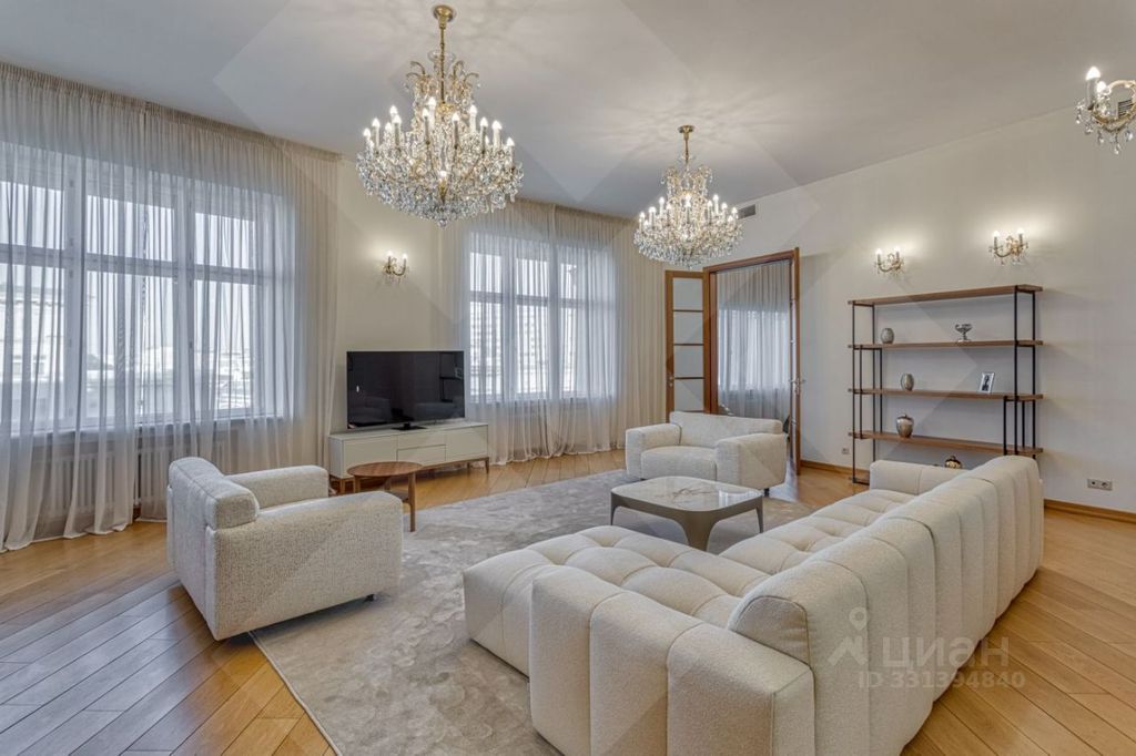 m. Okhotny ryad: Apartment, 3-rooms