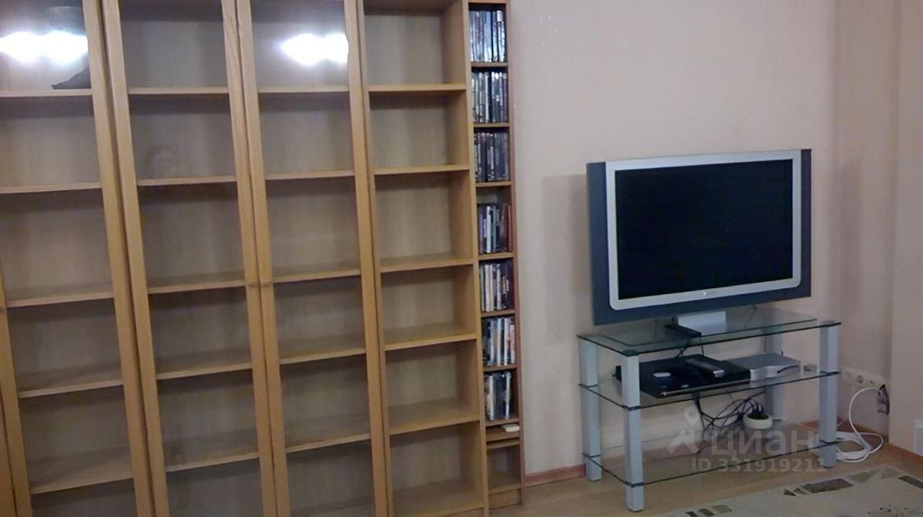 m. Kropotkinskaya: Apartment, 2-rooms