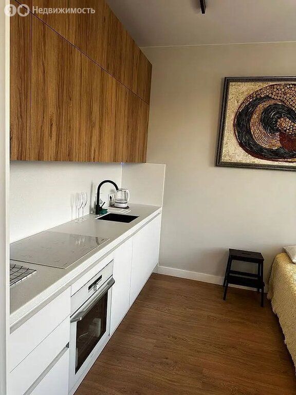 m. Verkhnie Kotly: Apartment, studio