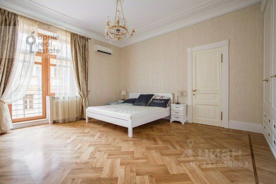 m. Kropotkinskaya: Apartment, 4-rooms