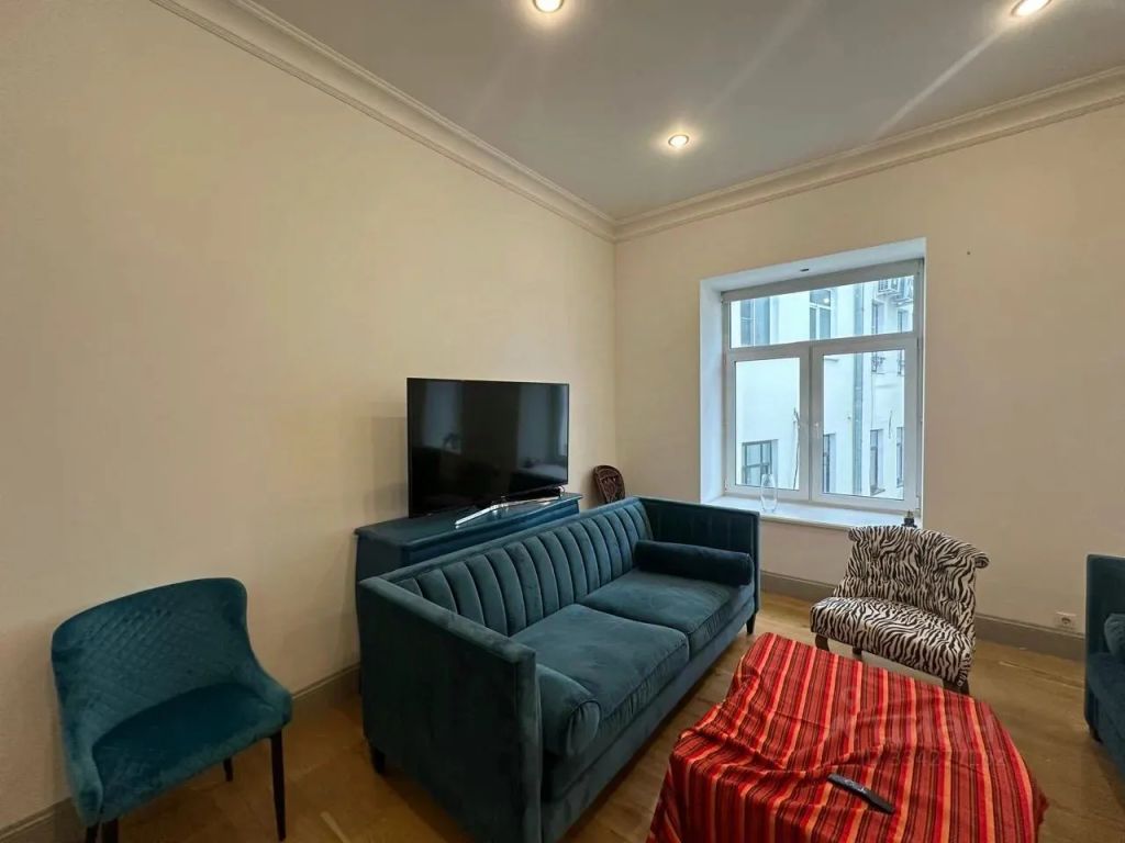 m. Novokuznetskaya: Apartment, 3-rooms