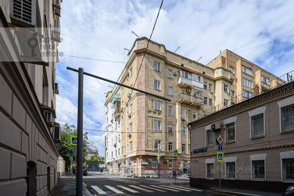 m. Krasnopresnenskaya: Apartment, 2-rooms