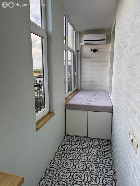 m. Opalikha: Apartment, studio