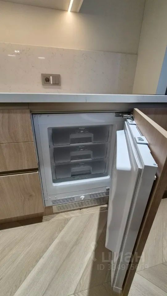 m. Yugo-Zapadnaya: Apartment, 2-rooms