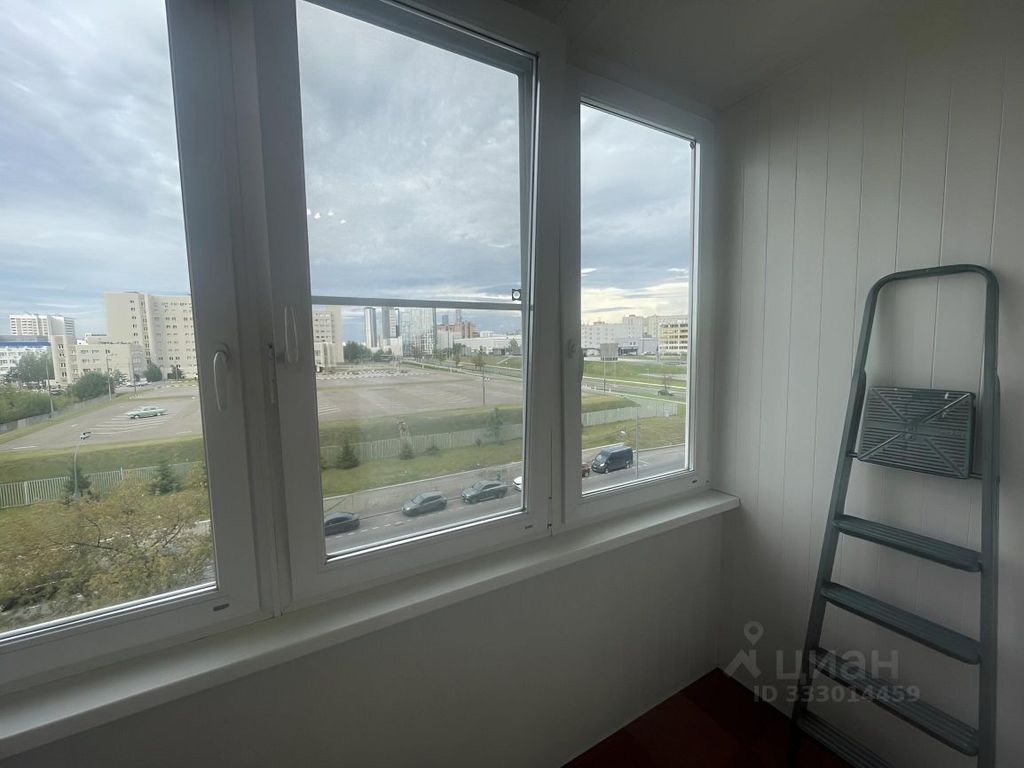 m. Universitet druzhby narodov: Apartment, 2-rooms