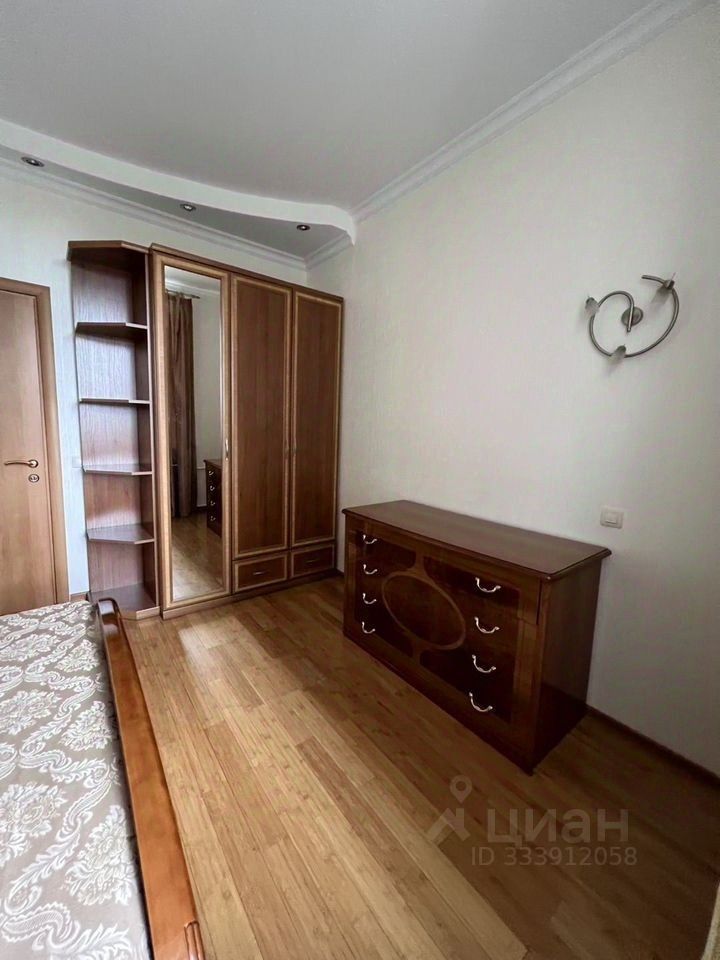 m. Ploschad Gagarina: Apartment, 2-rooms