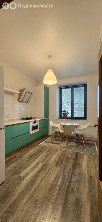 m. Dubrovka: Apartment, 2-rooms