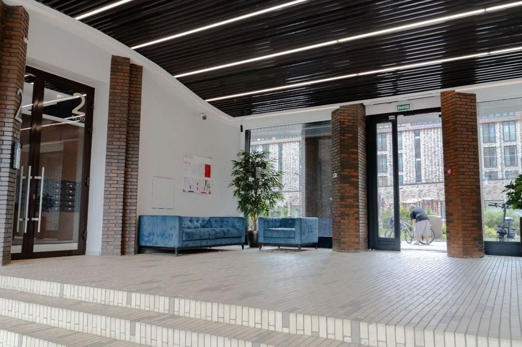 m. ZIL: Apartment, 2-rooms