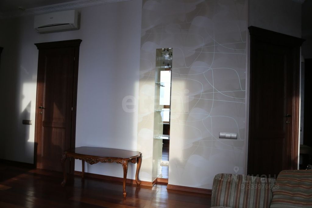 m. Narodnoe Opolchenie: Apartment, 2-rooms
