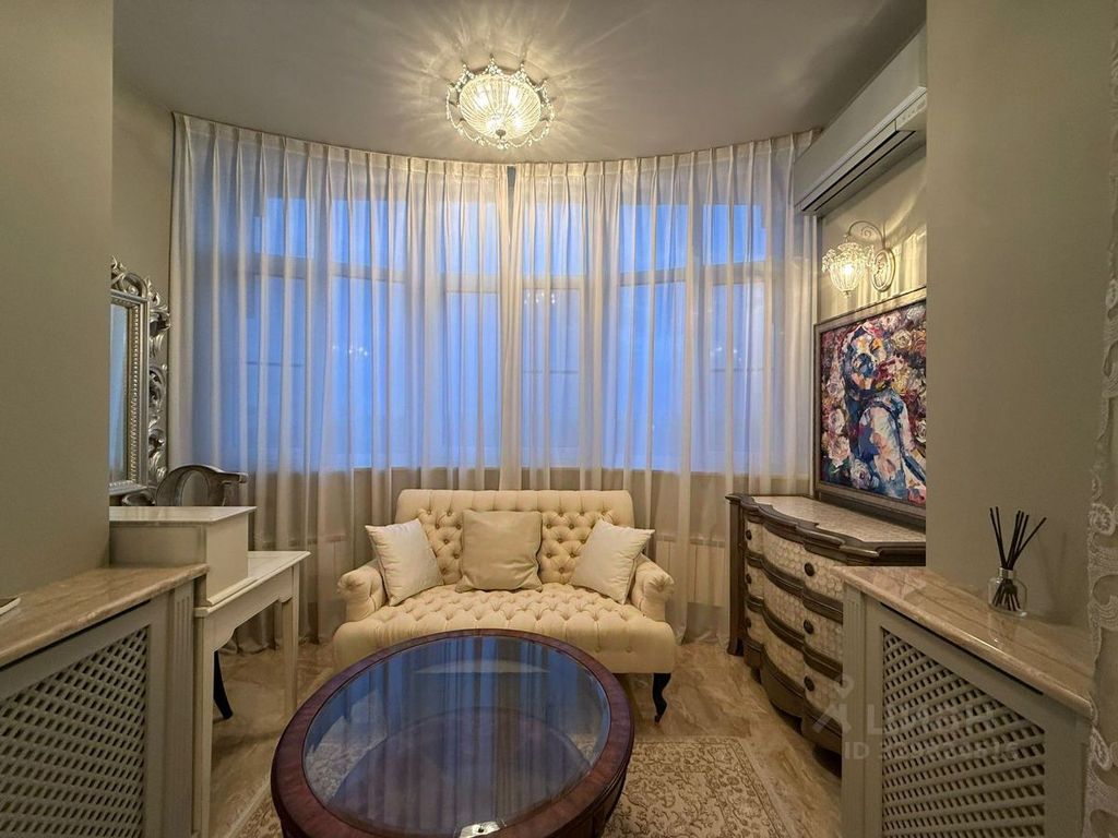 m. Solnechnaya: Apartment, 3-rooms