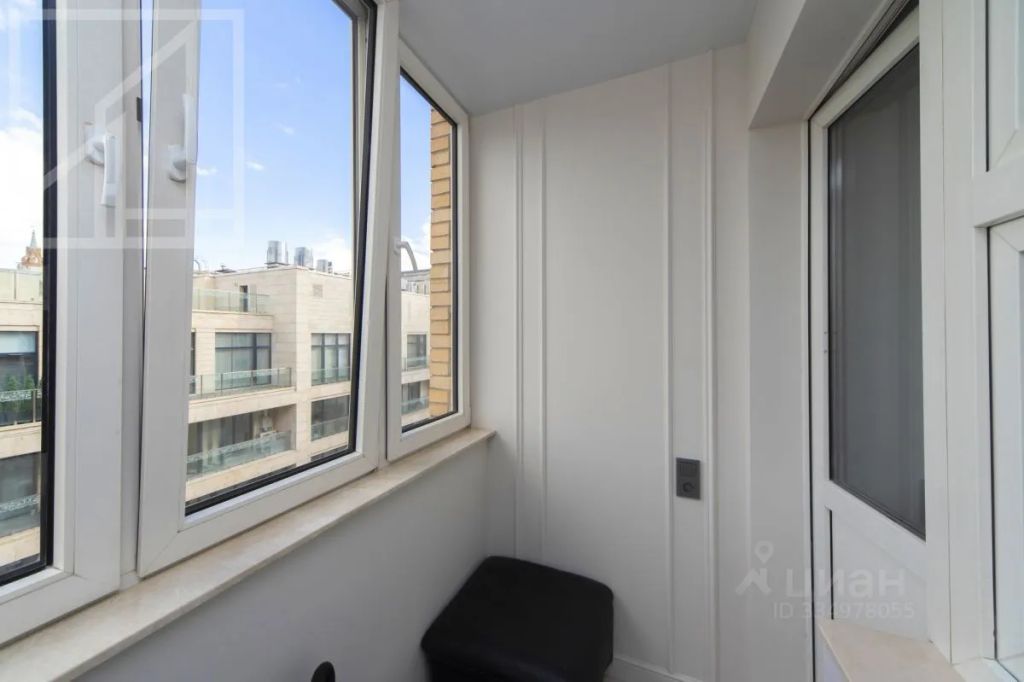 m. Smolenskaya: Apartment, 3-rooms