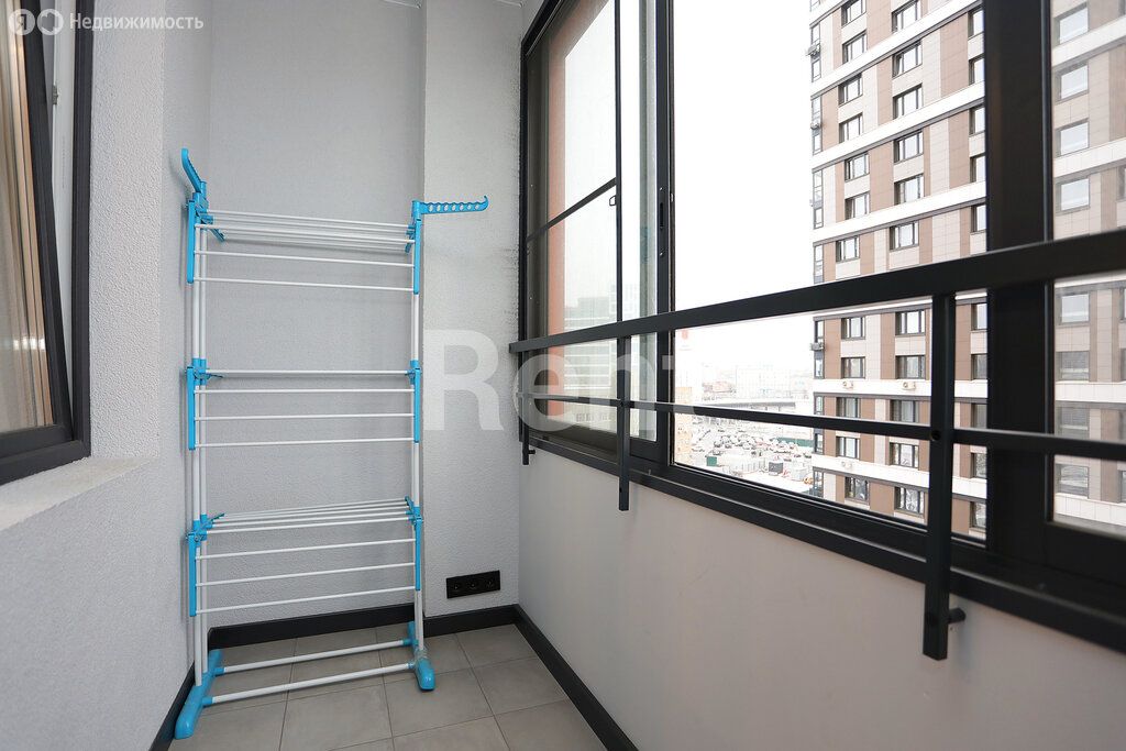 m. ZIL: Apartment, 1-rooms