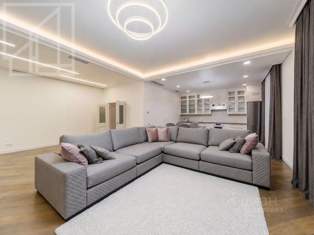 m. Novokuznetskaya: Apartment, 4-rooms