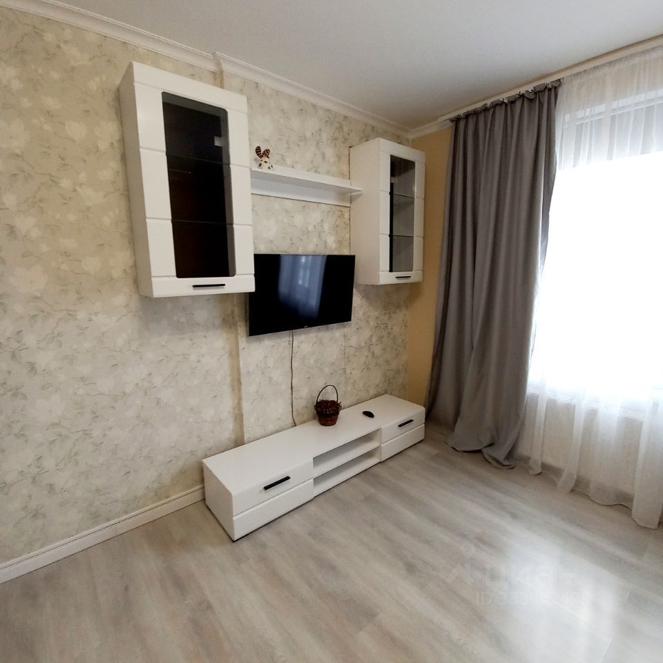 m. Strogino: Apartment, studio