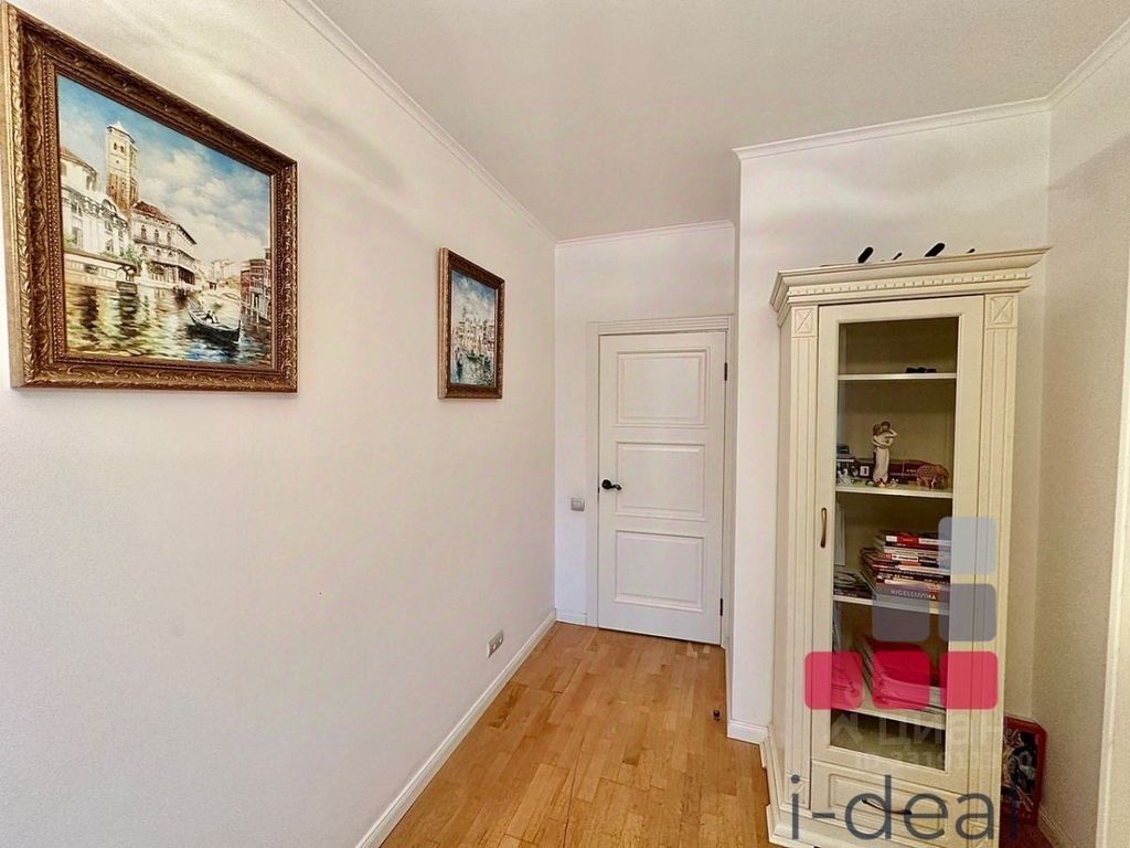 m. Ulitsa 1905 goda: Apartment, 2-rooms