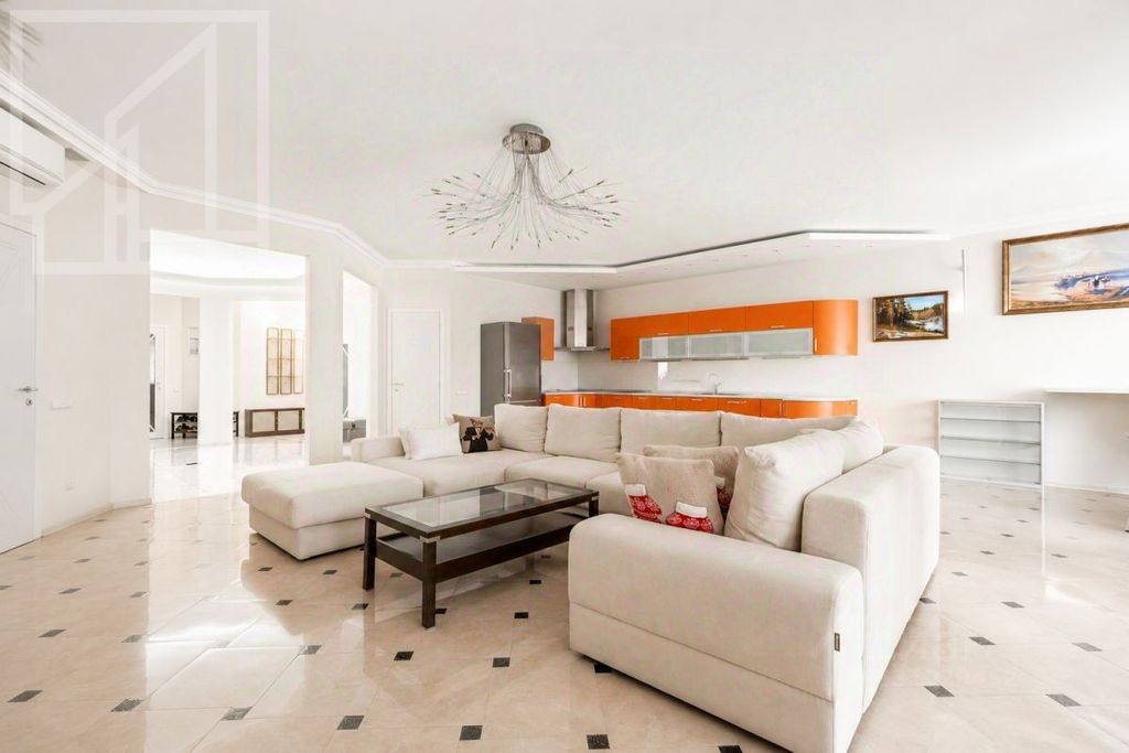 m. Arbatskaya: Apartment, 4-rooms