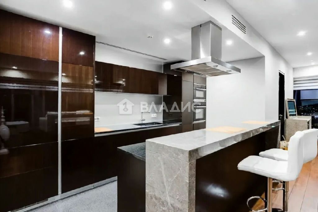 m. Moskva-Siti: Apartment, 3-rooms