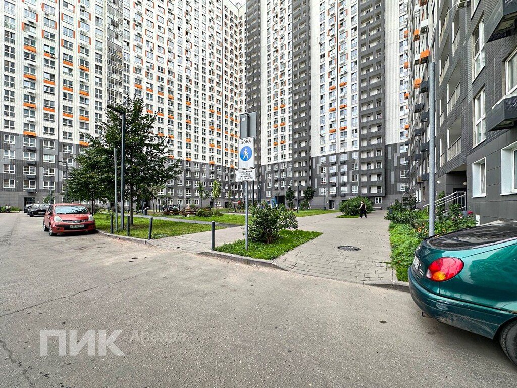 m. Lukhmanovskaya: Apartment, 1-rooms