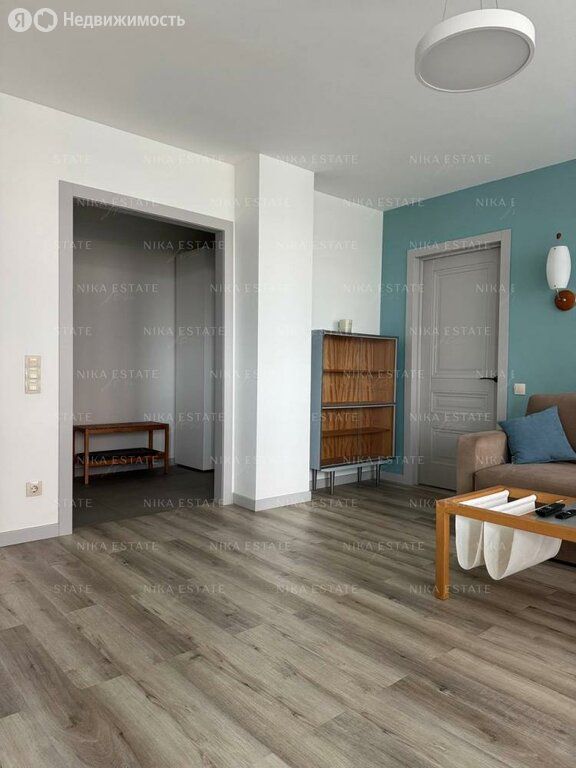 m. ZIL: Apartment, 2-rooms