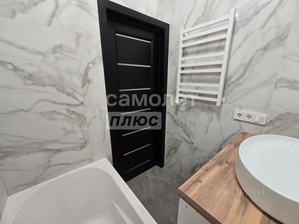 m. Serp i Molot: Apartment, 2-rooms