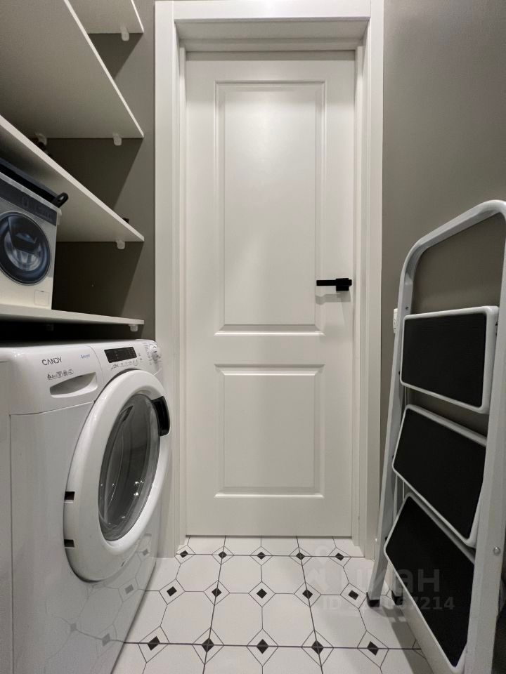 m. ZIL: Apartment, 2-rooms