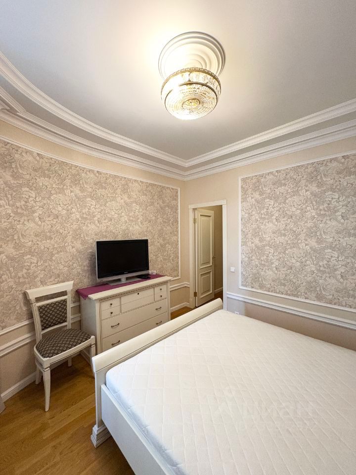 m. Ploschad Gagarina: Apartment, 2-rooms